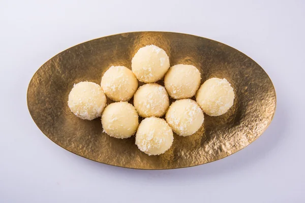 Kheer kahraman veya koyak kahraman Bengalli bir tatlıdır