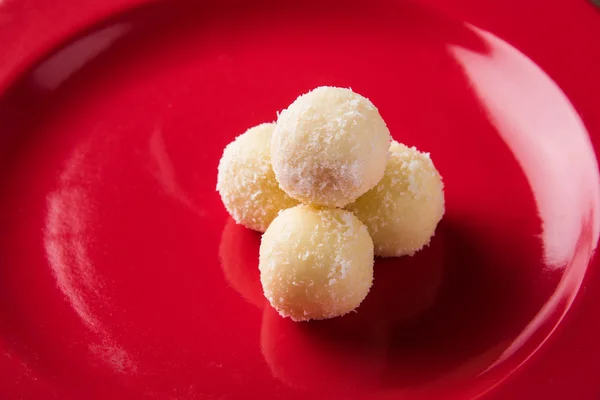 Kheer kadam oder khir kadam ist ein Bengalisüß — Stockfoto