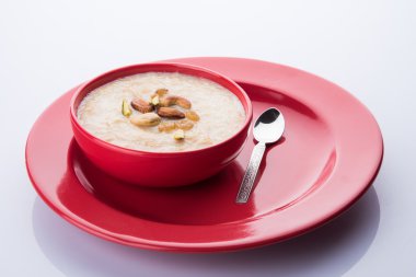 tatlı Kheer veya koyak payasa, gil-e-firdaus, fereni olarak da bilinen dik Khurma Seviyan, popüler tatlı tabağı