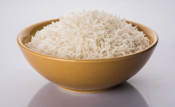 Arroz Basmati indiano, arroz Basmati paquistanês, arroz Basmati asiático, arroz Basmati cozido, arroz branco cozido, arroz simples cozido em tigela — Fotografia de Stock