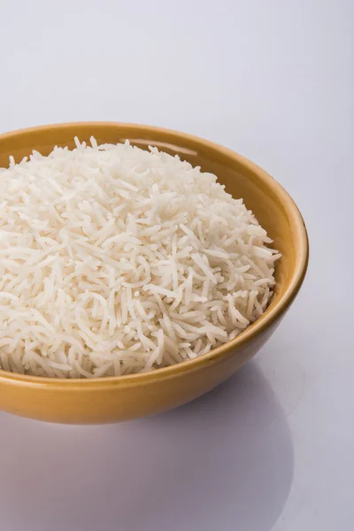 Ινδός basmati ρύζι, πακιστανικού ρυζιού basmati, ασιατικές basmati ρύζι, μαγειρεμένο ρύζι μπασμάτι, μαγειρεμένα λευκό ρύζι, μαγειρεμένο ρύζι σκέτο σε μπολ — Φωτογραφία Αρχείου