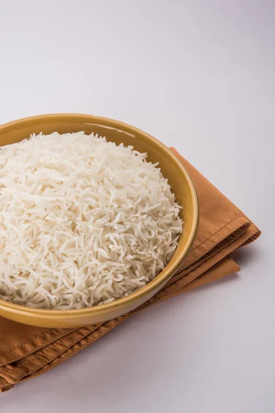 Ryż basmati z Indii, pakistańskiego ryżu basmati, ryż basmati Azjatki, gotowanego ryżu basmati, ryż biały, ugotowany ryż w misce gotowane — Zdjęcie stockowe