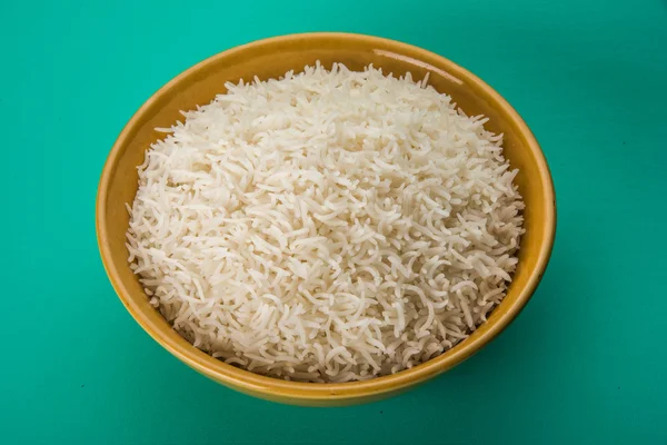 Ινδός basmati ρύζι, πακιστανικού ρυζιού basmati, ασιατικές basmati ρύζι, μαγειρεμένο ρύζι μπασμάτι, μαγειρεμένα λευκό ρύζι, μαγειρεμένο ρύζι σκέτο σε μπολ — Φωτογραφία Αρχείου