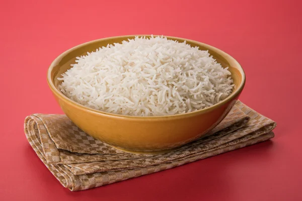 Arroz Basmati indiano, arroz Basmati paquistanês, arroz Basmati asiático, arroz Basmati cozido, arroz branco cozido, arroz simples cozido em tigela — Fotografia de Stock
