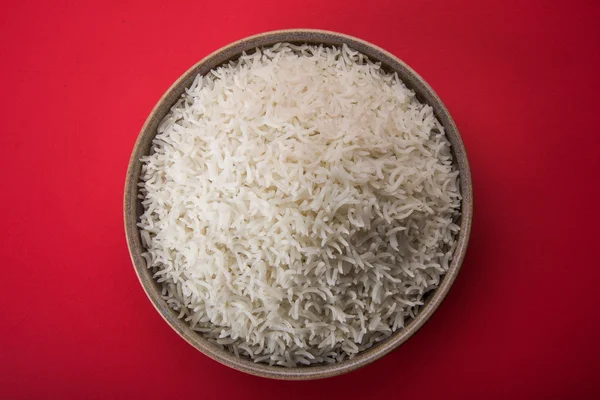 Arroz basmati indio, arroz basmati pakistaní, arroz basmati asiático, arroz basmati cocido, arroz blanco cocido, arroz llano cocido en un tazón —  Fotos de Stock