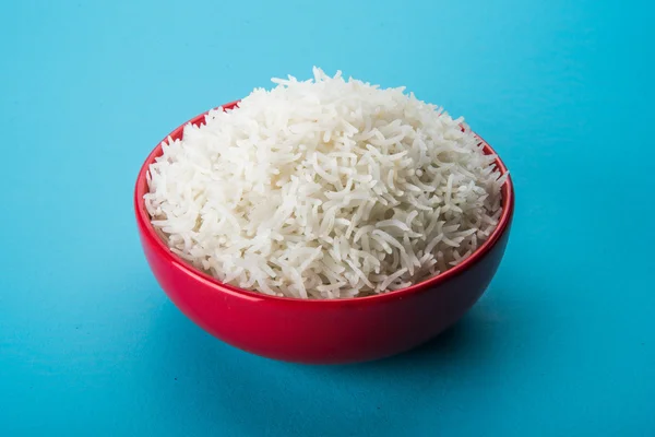 Arroz basmati indio, arroz basmati pakistaní, arroz basmati asiático, arroz basmati cocido, arroz blanco cocido, arroz llano cocido en un tazón —  Fotos de Stock