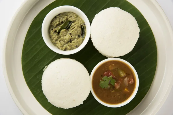 Líně s sambar Iddli je tradiční snídaně Jižní indické — Stock fotografie