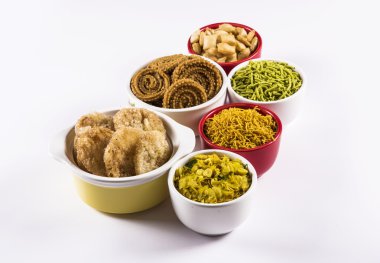diwali gıda chivada, chakali, murukku, anarse, shankar soluk, hint aperatifler