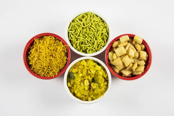 Diwali food chivada, chakali, murukku, anarse, shankar pale, snacks indios — Foto de Stock