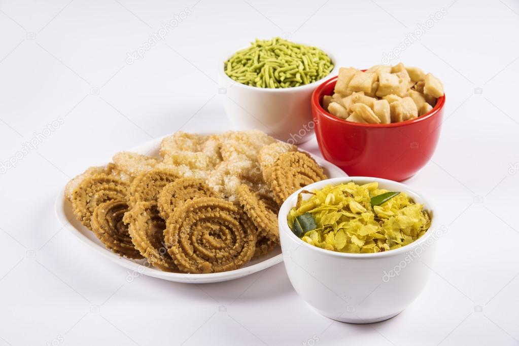 diwali food chivada, chakali, murukku,anarse, shankar pale, indian snacks
