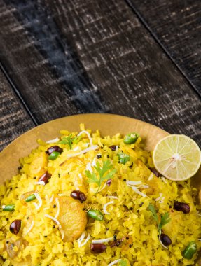 poha veya aalu poha pohe dövülmüş pirinç yapılmış ya da pirinç, favori Hint aperatif basık