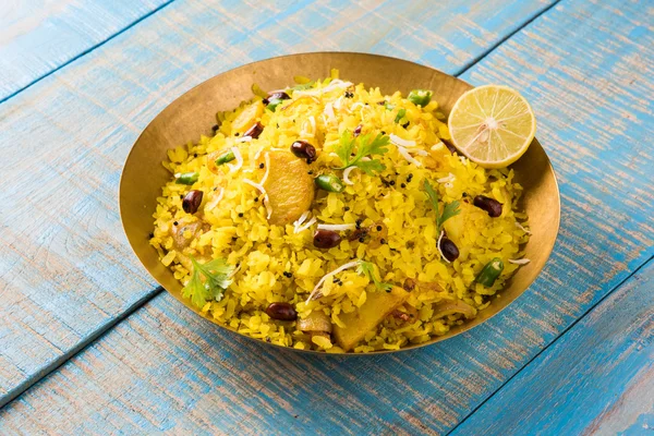 poha veya aalu poha pohe dövülmüş pirinç yapılmış ya da pirinç, favori Hint aperatif basık