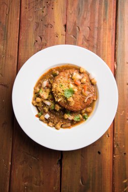 Aloo köftesi - Tikki ya da pirzola ya da aalu yapılmış Kuzey Hint yemek haşlanmış patates ve çeşitli baharatlar