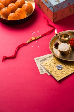 Serdar veya Raksha Bandhan tebrik kartı için resimler