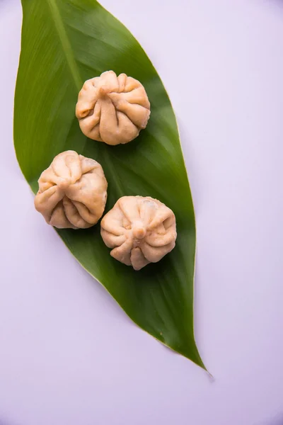 Alimento dulce indio llamado Modak, favorito del Señor Ganesha — Foto de Stock