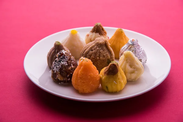 Variedade indiana de modak doce geralmente oferecido como prasad ao senhor ganesh no festival de ganesh — Fotografia de Stock