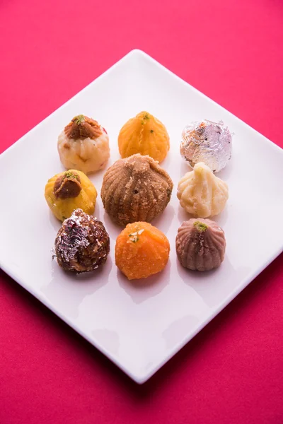 Indický řadu sladkých modak obvykle nabízeny jako prasad k Pánu ganesh ganesh festivalu — Stock fotografie