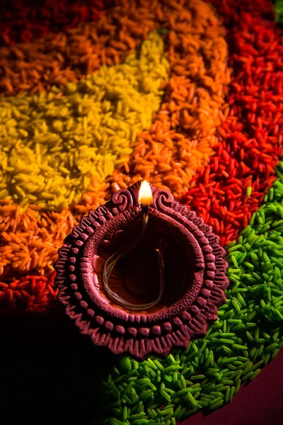 Schöne Diwali Diya oder Öllampe, selektiver Fokus — Stockfoto