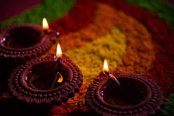 Schöne Diwali Diya oder Öllampe, selektiver Fokus — Stockfoto