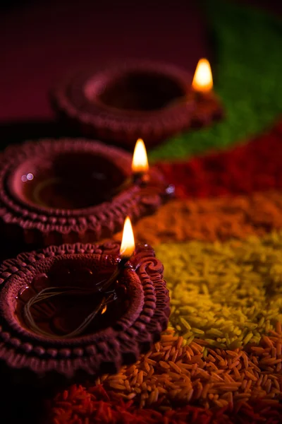 Hermosa diwali diya o lámpara de aceite, enfoque selectivo —  Fotos de Stock