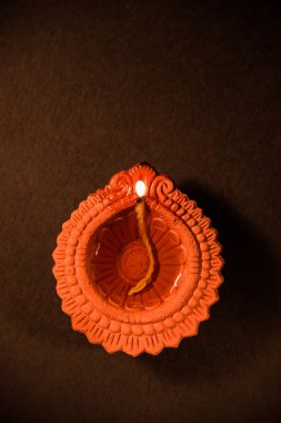 güzel diwali aydınlatma veya diya, seçici odak