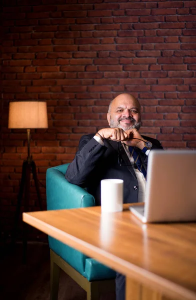 Asian Indian Senior Financial Businessman Sitting His Workstation Desk Front — Stock Photo, Image