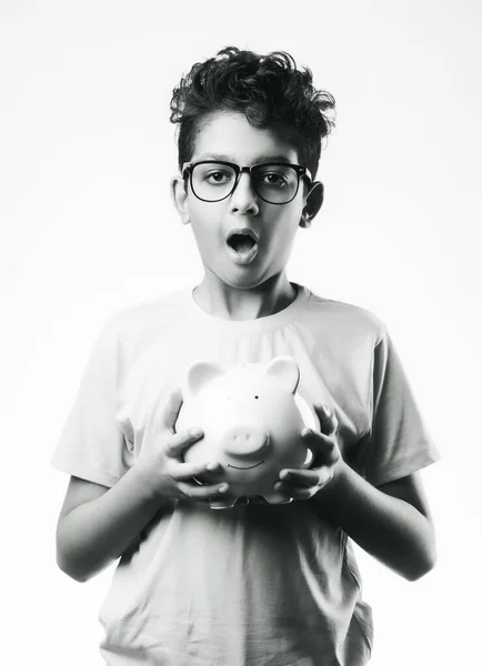 Retrato Alegre Lindo Niño Asiático Indio Sosteniendo Alcancía Con Libros —  Fotos de Stock