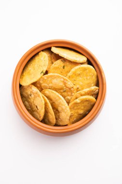 Thattai, Nippattu ya da Chekkalu, Janmashtami ya da Sri Krishna Jayanthi festivali sırasında pirinç unuyla yapılan bir Güney Hindistan kızartılmış abur cuburudur.