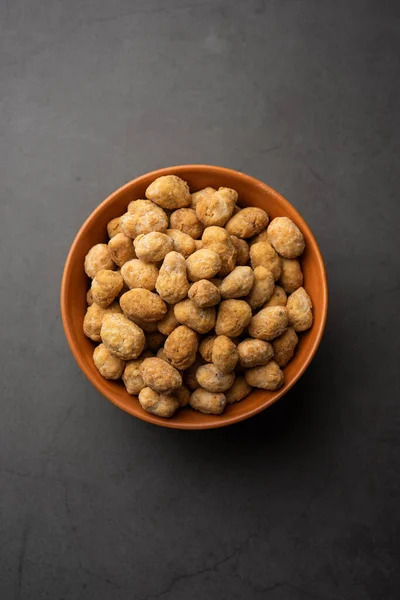 Indiano Besan Revestido Crocante Picante Amendoim Masala Mungfali Servido Uma — Fotografia de Stock