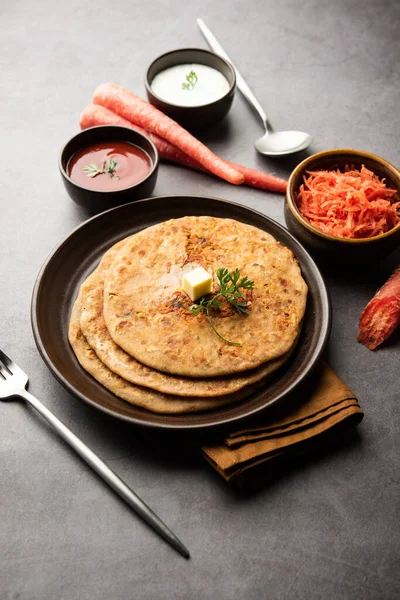 Zanahoria Gajar Paratha Plato Punjabi Que Pan Plano Indio Sin — Foto de Stock