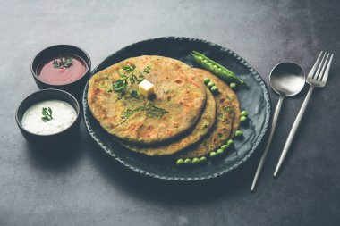 Yeşil Bezelye (İngilizce: Green Beas veya Matar ka paratha), mayasız bir Hint ekmeğidir. Ketçap ve lor ile servis edilir.
