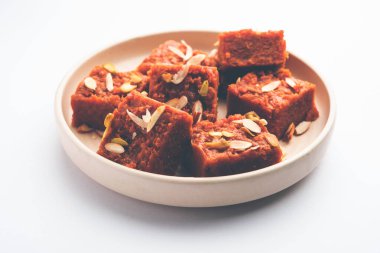 Gajar Halwa Barfi veya Havuç pudingi popüler bir Hint tatlısıdır.
