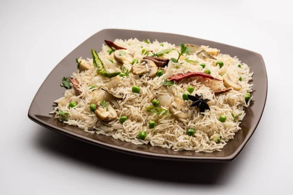 Gustosi Funghi Purè Riso Pulav Pilaf Pulao Biryani Serviti Una — Foto Stock