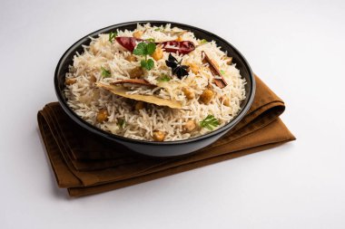 Lezzetli Baharatlı Chana Pulao veya Pulav veya pilav Basmati Rice ve nohut ile pişirilmiş baharatlı siyah veya beyaz nohut