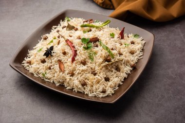 Lezzetli Baharatlı Chana Pulao veya Pulav veya pilav Basmati Rice ve nohut ile pişirilmiş baharatlı siyah veya beyaz nohut