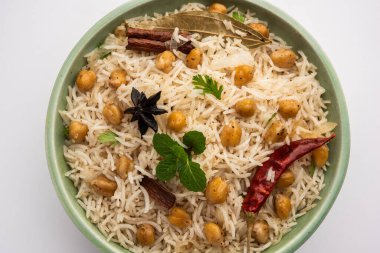 Lezzetli Baharatlı Chana Pulao veya Pulav veya pilav Basmati Rice ve nohut ile pişirilmiş baharatlı siyah veya beyaz nohut