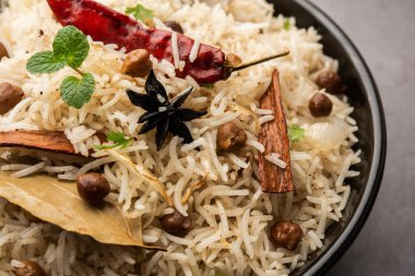 Lezzetli Baharatlı Chana Pulao veya Pulav veya pilav Basmati Rice ve nohut ile pişirilmiş baharatlı siyah veya beyaz nohut