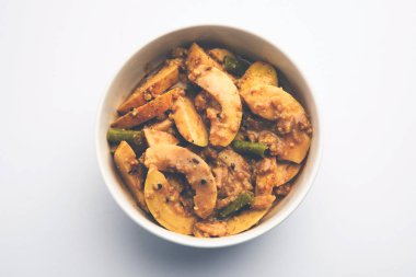 Lezzetli Amrud ka achar ya da Guava turşusu, Jamakaya Pachadi olarak da bilinen Hint mevsimlik tarifi.