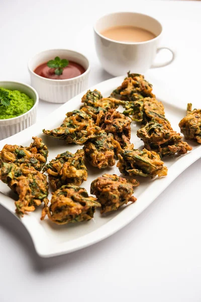 Sabroso Palak Pakoda Casera Pakora Conocido Como Espinacas Firtters Servido —  Fotos de Stock