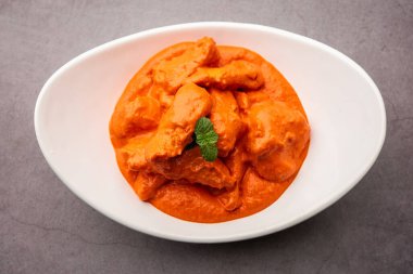 Hint tavuğu Tikka masala kasede. Asya 'da vejetaryen olmayan