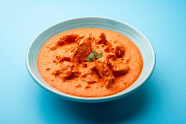 Hint tavuğu Tikka masala kasede. Asya 'da vejetaryen olmayan