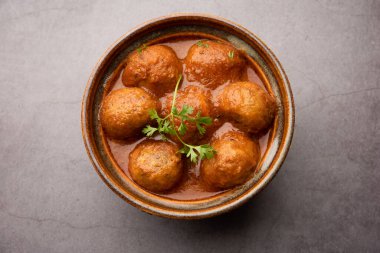 Malai Kofta Curry, soğanlı domates soslu patates peyniriyle kızartılmış Hint mutfağı.