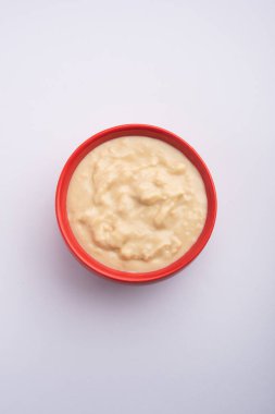 Mishti Doi, Hindistan 'ın Batı Bengal, Tripura, Assam ve Odisha eyaletlerinde bulunan Bangladeş ve popüler bir tatlı türüdür..