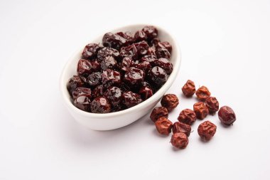 Hint jübbesi, dut ya da beresi tatlı ve ekşi tadı olan jaggery şurubunda kaynatılmış Labdo, tipik yol kenarı atıştırmalıkları.