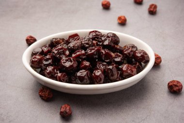 Hint jübbesi, dut ya da beresi tatlı ve ekşi tadı olan jaggery şurubunda kaynatılmış Labdo, tipik yol kenarı atıştırmalıkları.