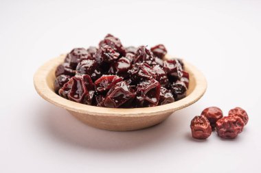 Hint jübbesi, dut ya da beresi tatlı ve ekşi tadı olan jaggery şurubunda kaynatılmış Labdo, tipik yol kenarı atıştırmalıkları.