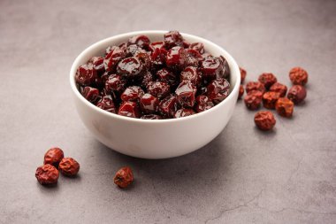 Hint jübbesi, dut ya da beresi tatlı ve ekşi tadı olan jaggery şurubunda kaynatılmış Labdo, tipik yol kenarı atıştırmalıkları.