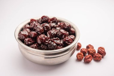 Hint jübbesi, dut ya da beresi tatlı ve ekşi tadı olan jaggery şurubunda kaynatılmış Labdo, tipik yol kenarı atıştırmalıkları.