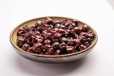 Hint jübbesi, dut ya da beresi tatlı ve ekşi tadı olan jaggery şurubunda kaynatılmış Labdo, tipik yol kenarı atıştırmalıkları.