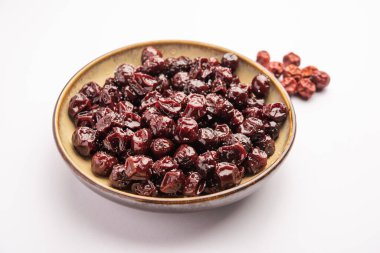 Hint jübbesi, dut ya da beresi tatlı ve ekşi tadı olan jaggery şurubunda kaynatılmış Labdo, tipik yol kenarı atıştırmalıkları.